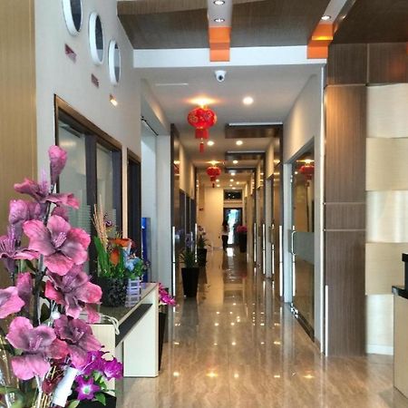Hotel D' Calia Tarakan Buitenkant foto