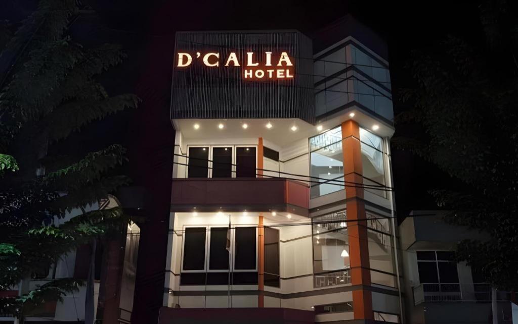 Hotel D' Calia Tarakan Buitenkant foto