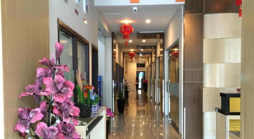 Hotel D' Calia Tarakan Buitenkant foto