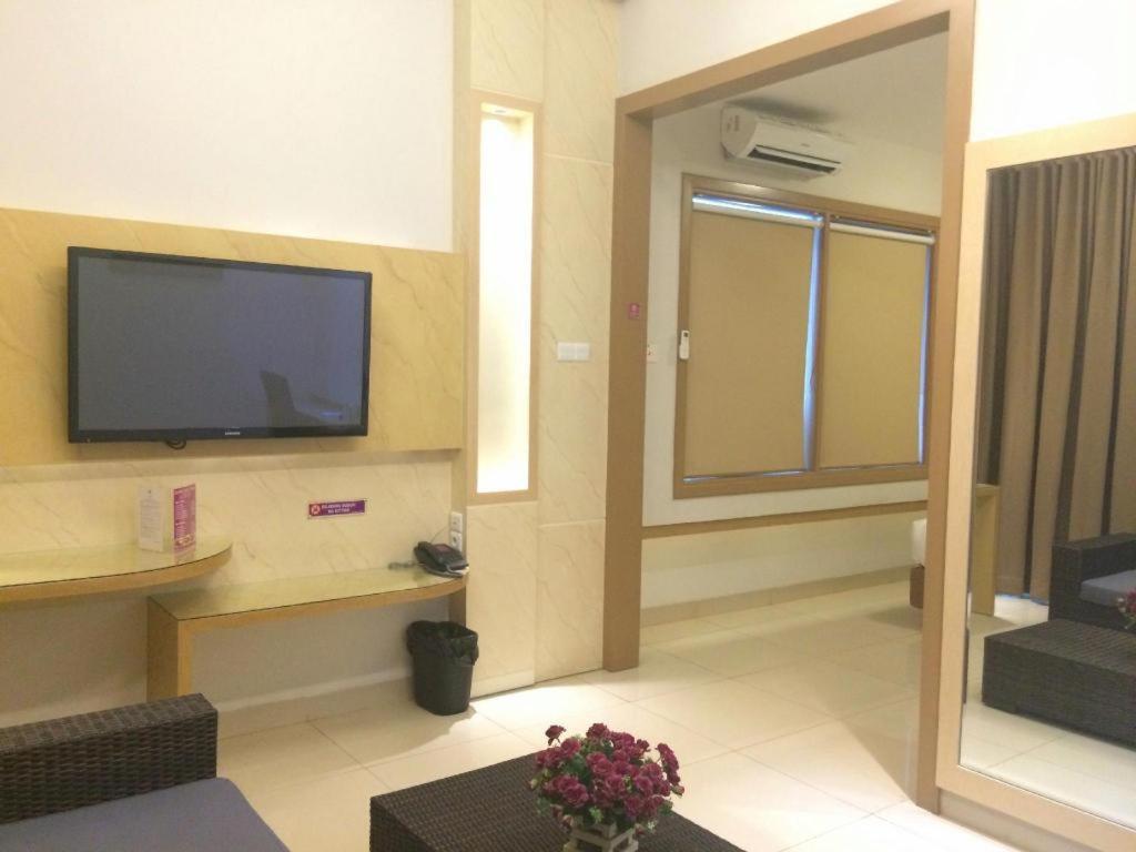 Hotel D' Calia Tarakan Buitenkant foto