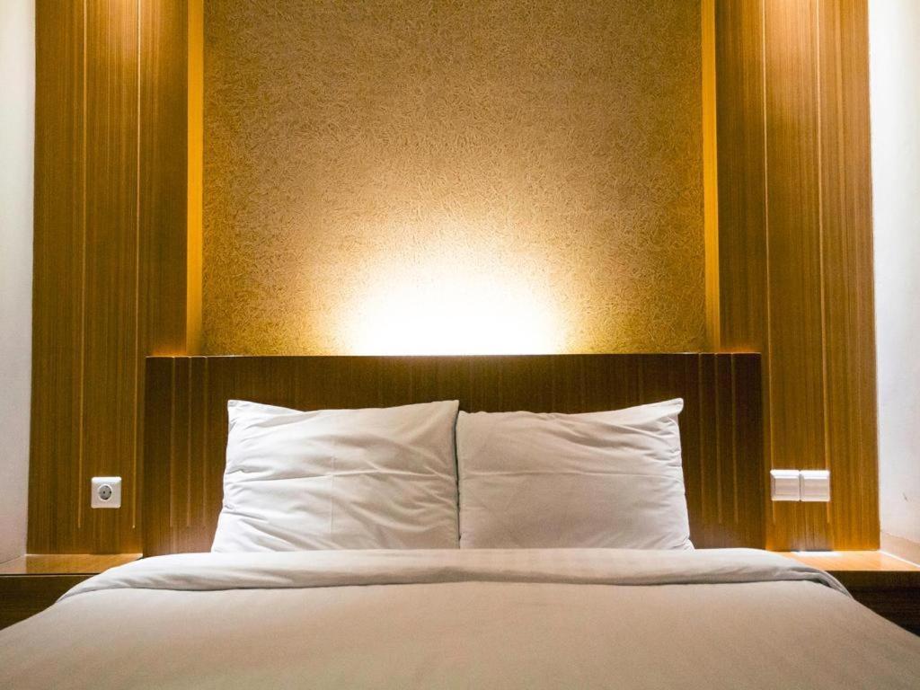 Hotel D' Calia Tarakan Buitenkant foto