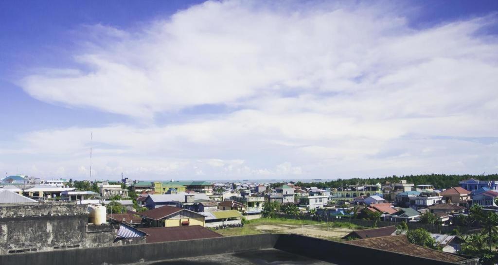 Hotel D' Calia Tarakan Buitenkant foto