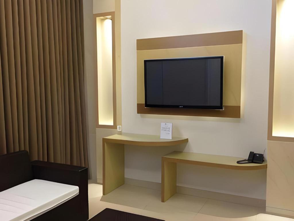 Hotel D' Calia Tarakan Buitenkant foto