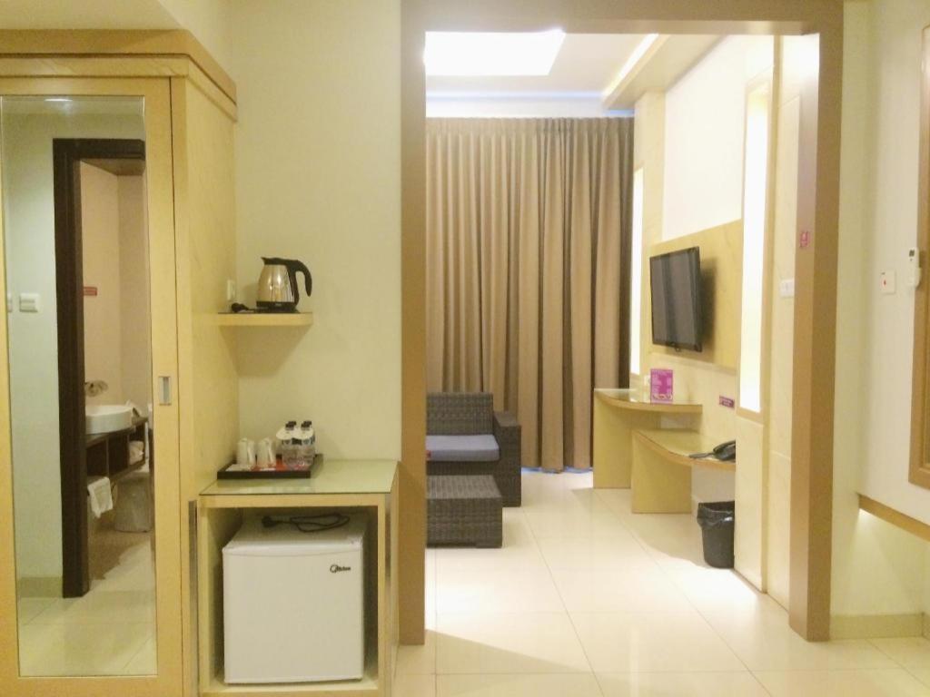 Hotel D' Calia Tarakan Buitenkant foto