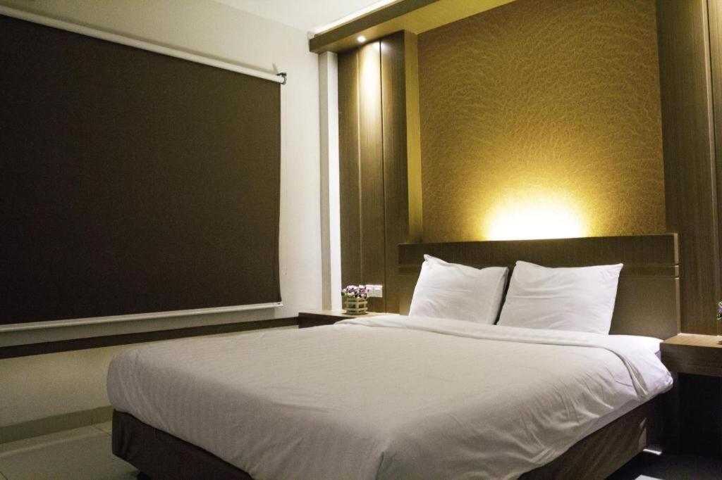 Hotel D' Calia Tarakan Buitenkant foto