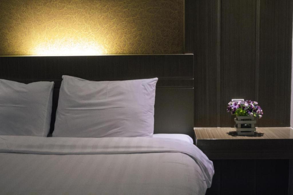 Hotel D' Calia Tarakan Buitenkant foto